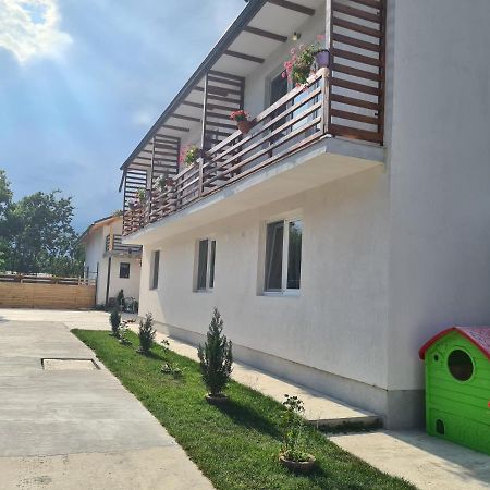 Luca'S Studio 3 ,Close To Therme Bucharest, Airport Otopeni 巴洛泰什蒂 外观 照片