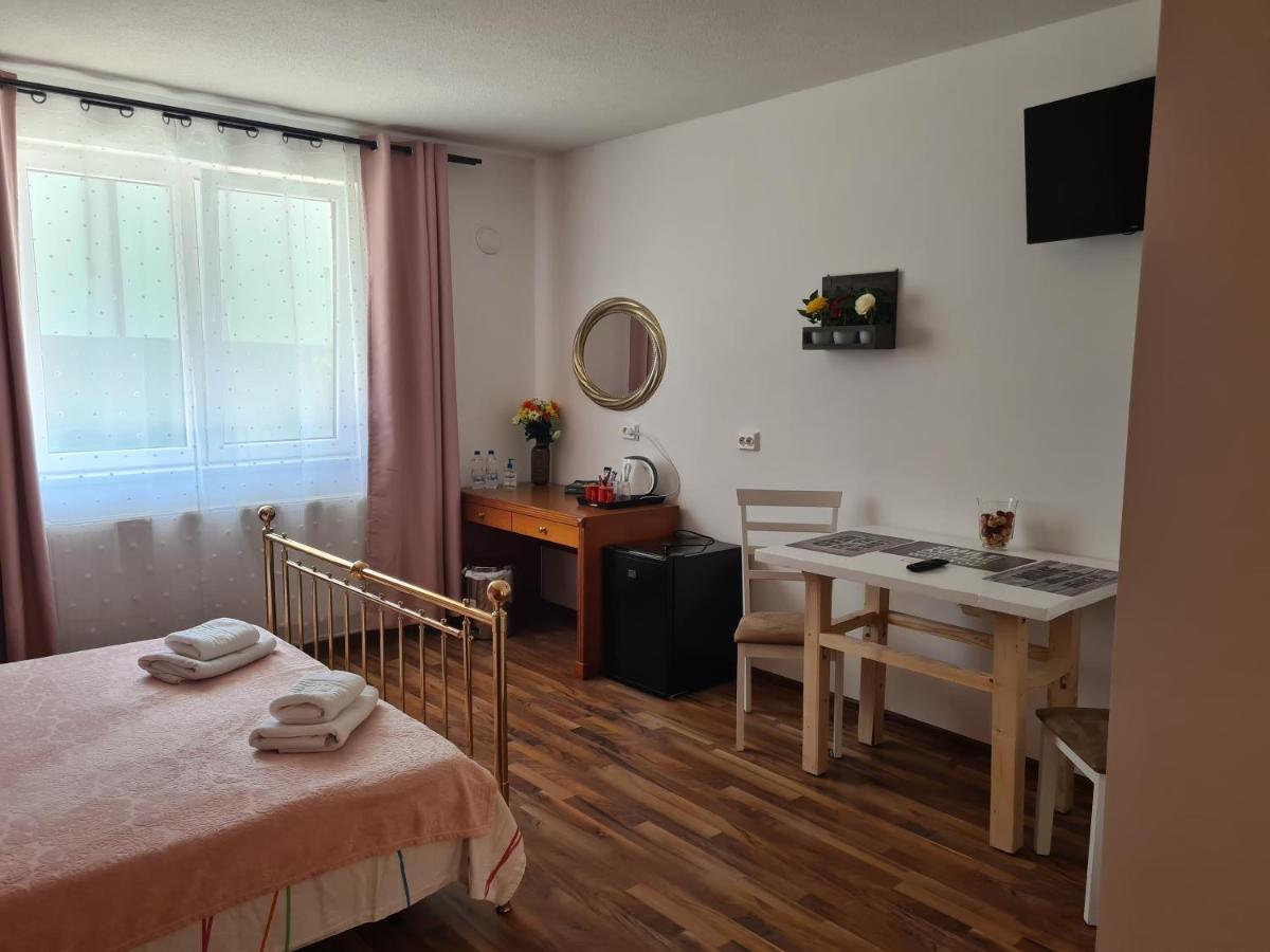 Luca'S Studio 3 ,Close To Therme Bucharest, Airport Otopeni 巴洛泰什蒂 外观 照片